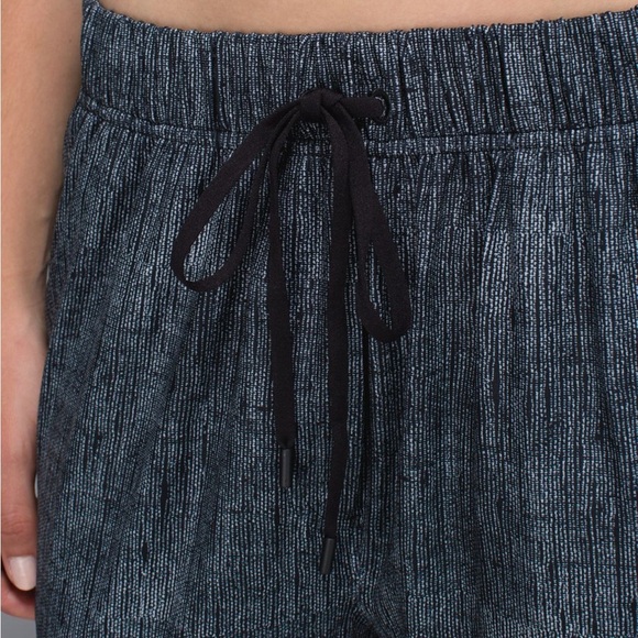 NWT Lululemon Ebb To Street Pant - Picture 5 of 14